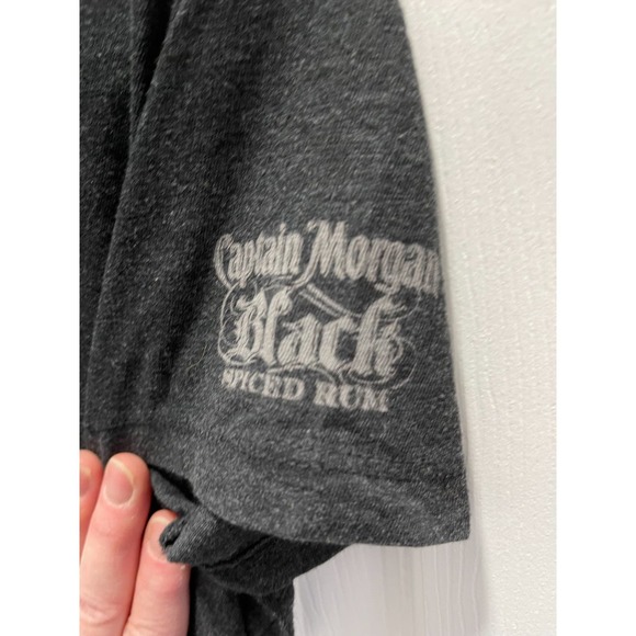 Captain Morgan Black Spiced Rum tee shirt womens medium - Picture 3 of 4